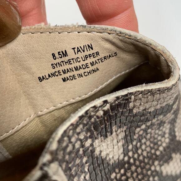 Dolce Vita Women's Tavin Faux Snakeskin Zip Booties Ankle Boots S-044 Sz 8.5 - Picture 5 of 9